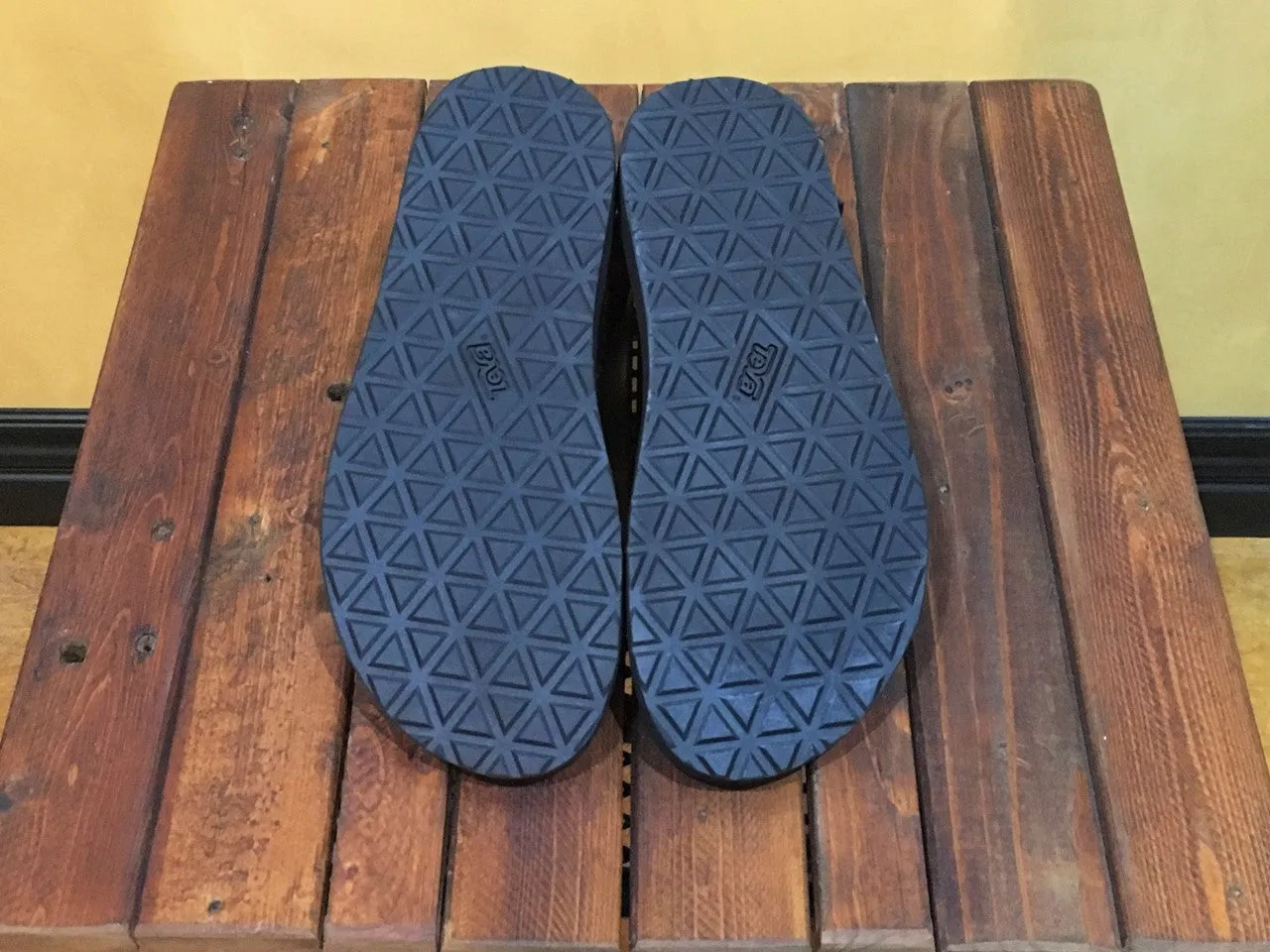 1004004 PRHB Teva Original Outdoor Sandal Peaks Rhubarb