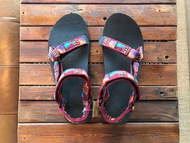 1004006 PRHB Teva Original Universal Sandal Peaks Rhubarb