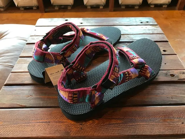 1004006 PRHB Teva Original Universal Sandal Peaks Rhubarb