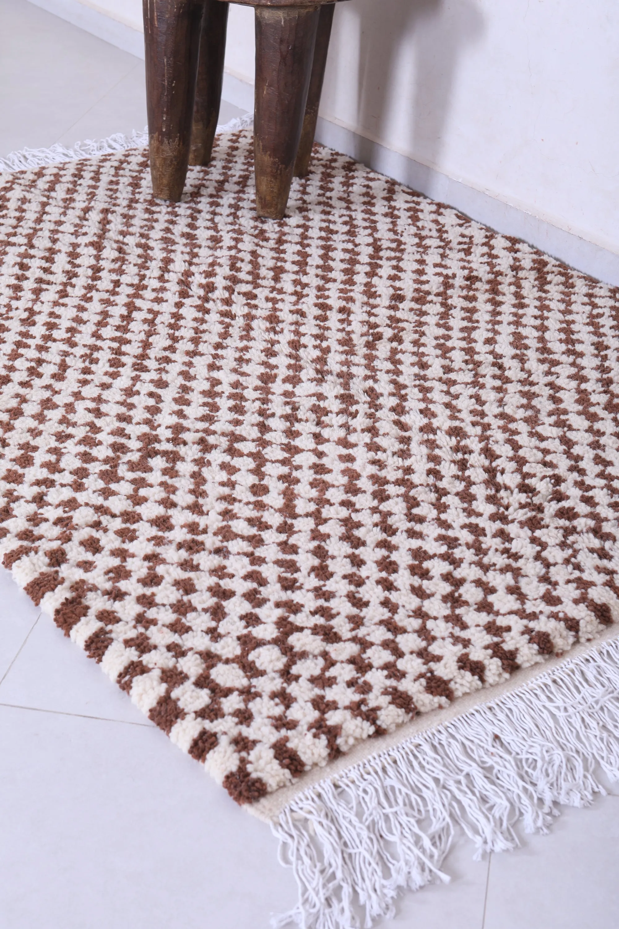 Brown and Beige Shaggy Moroccan Rug 4.4 X 6.4 Feet – Checkered Elegance