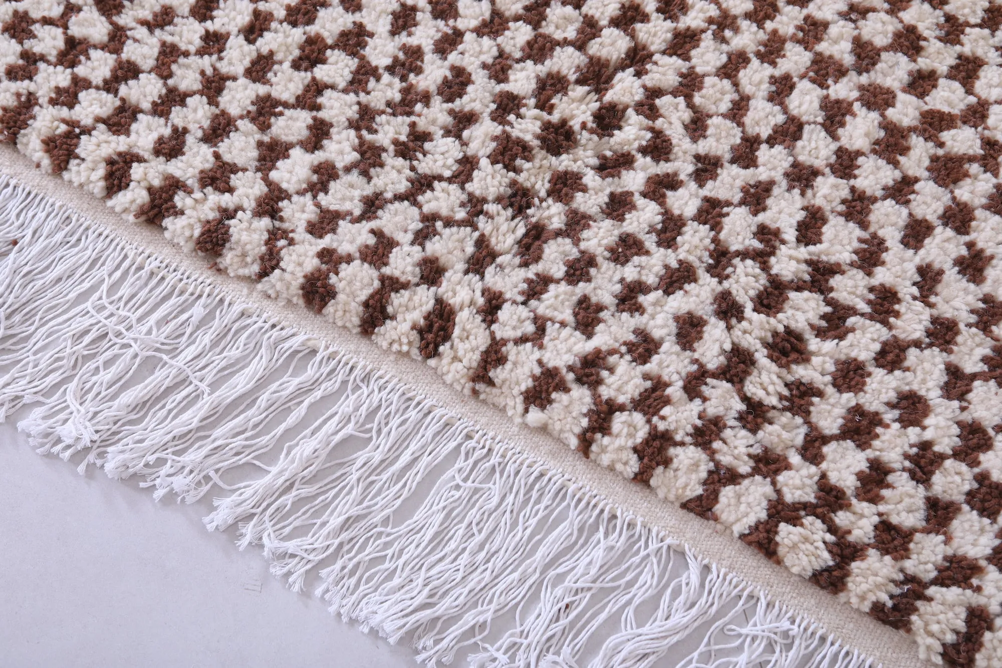 Brown and Beige Shaggy Moroccan Rug 4.4 X 6.4 Feet – Checkered Elegance