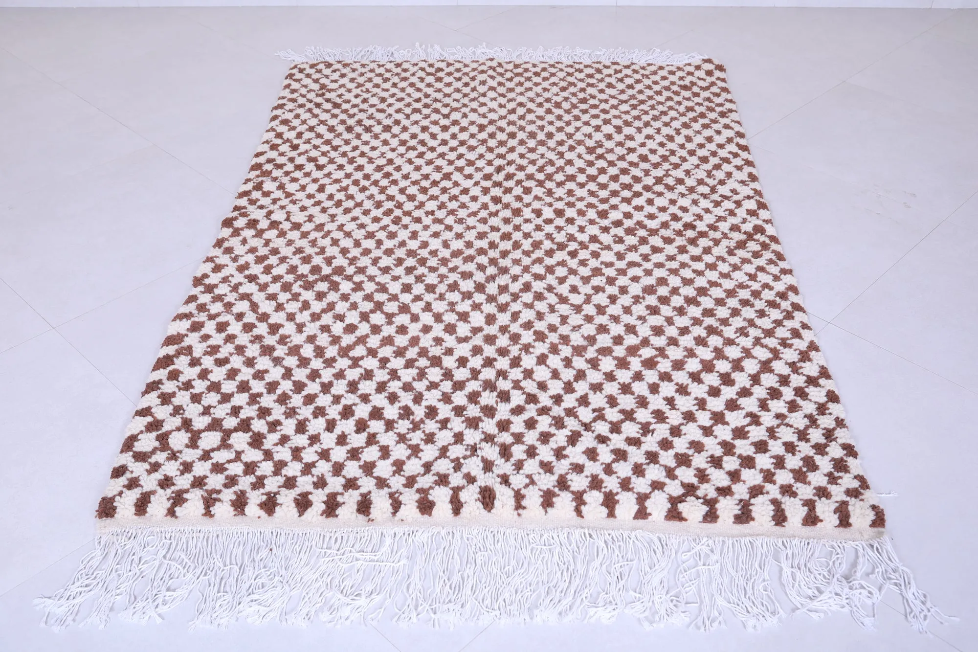 Brown and Beige Shaggy Moroccan Rug 4.4 X 6.4 Feet – Checkered Elegance
