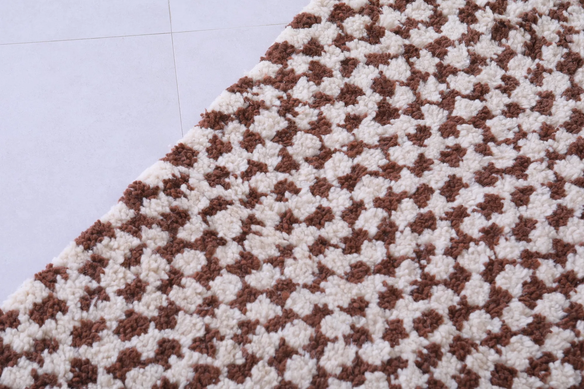 Brown and Beige Shaggy Moroccan Rug 4.4 X 6.4 Feet – Checkered Elegance