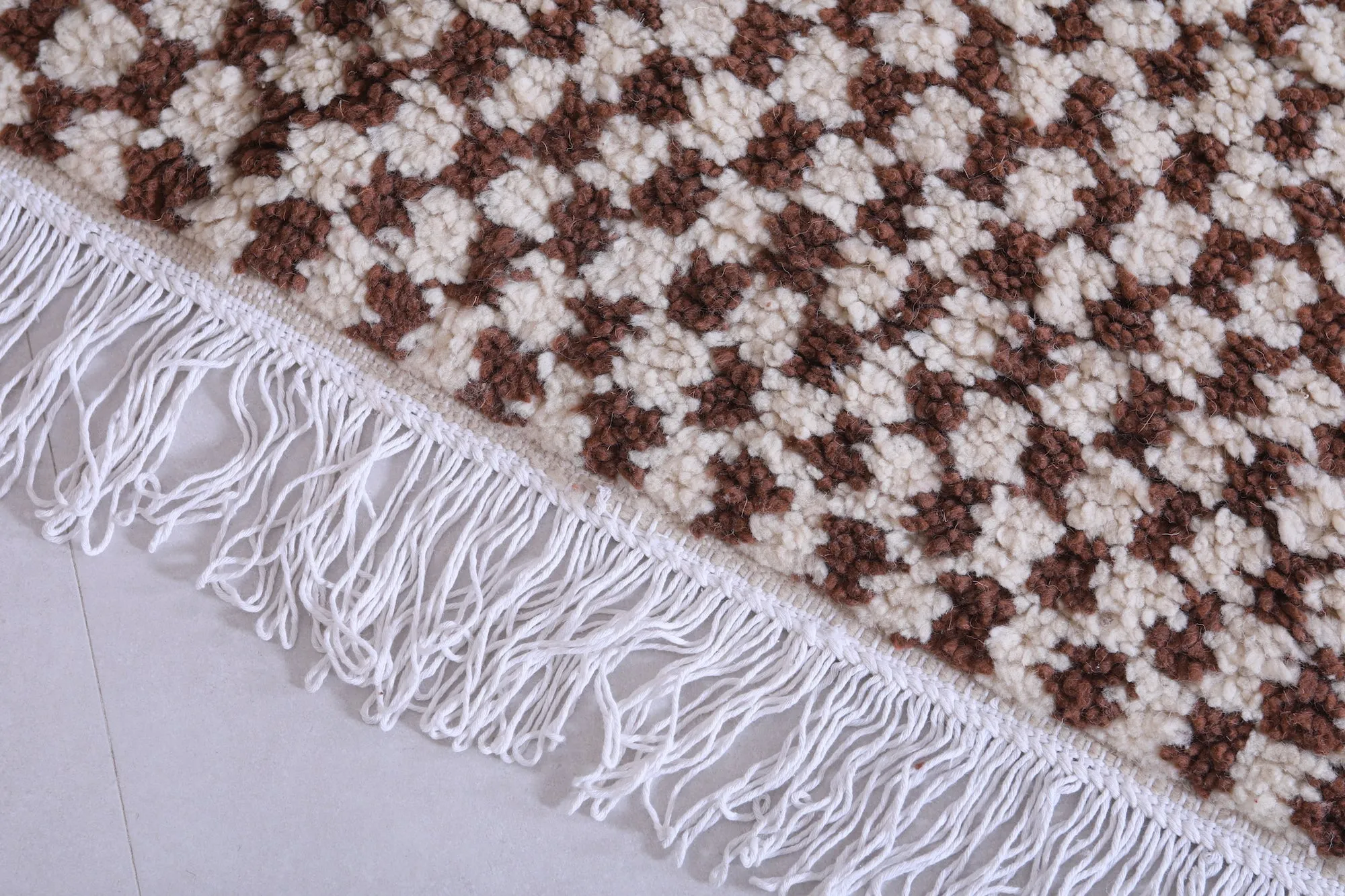 Brown and Beige Shaggy Moroccan Rug 4.4 X 6.4 Feet – Checkered Elegance