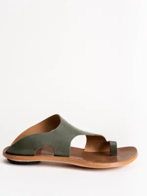 conquer sandal