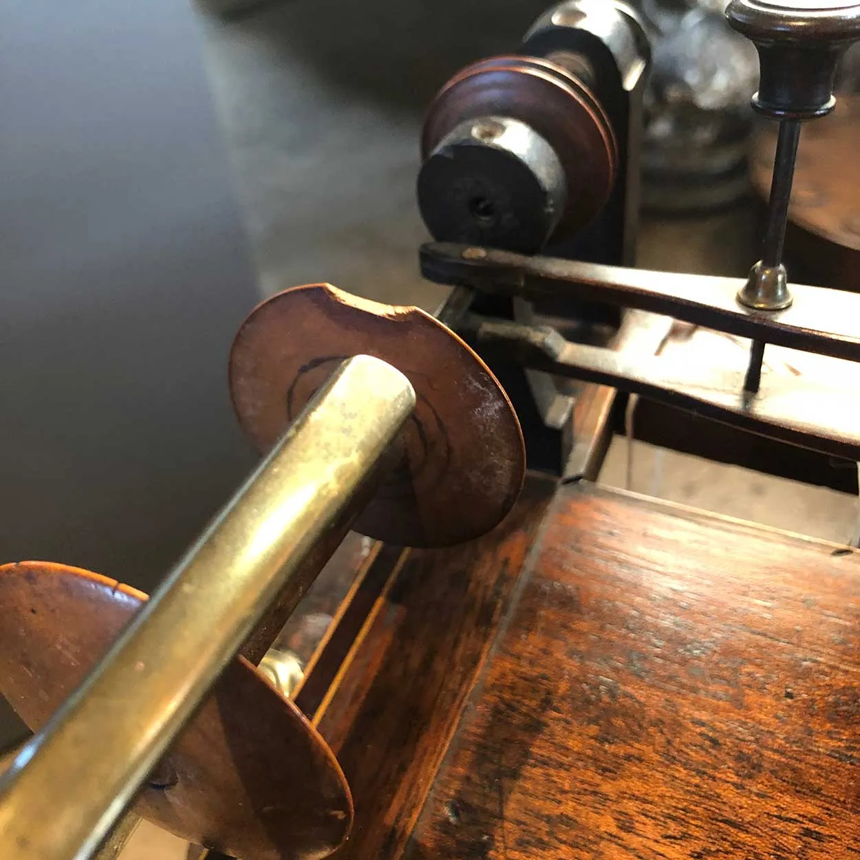 Fine English John Planta Sheraton John Planta Inlaid Mahogany Spinning Wheel