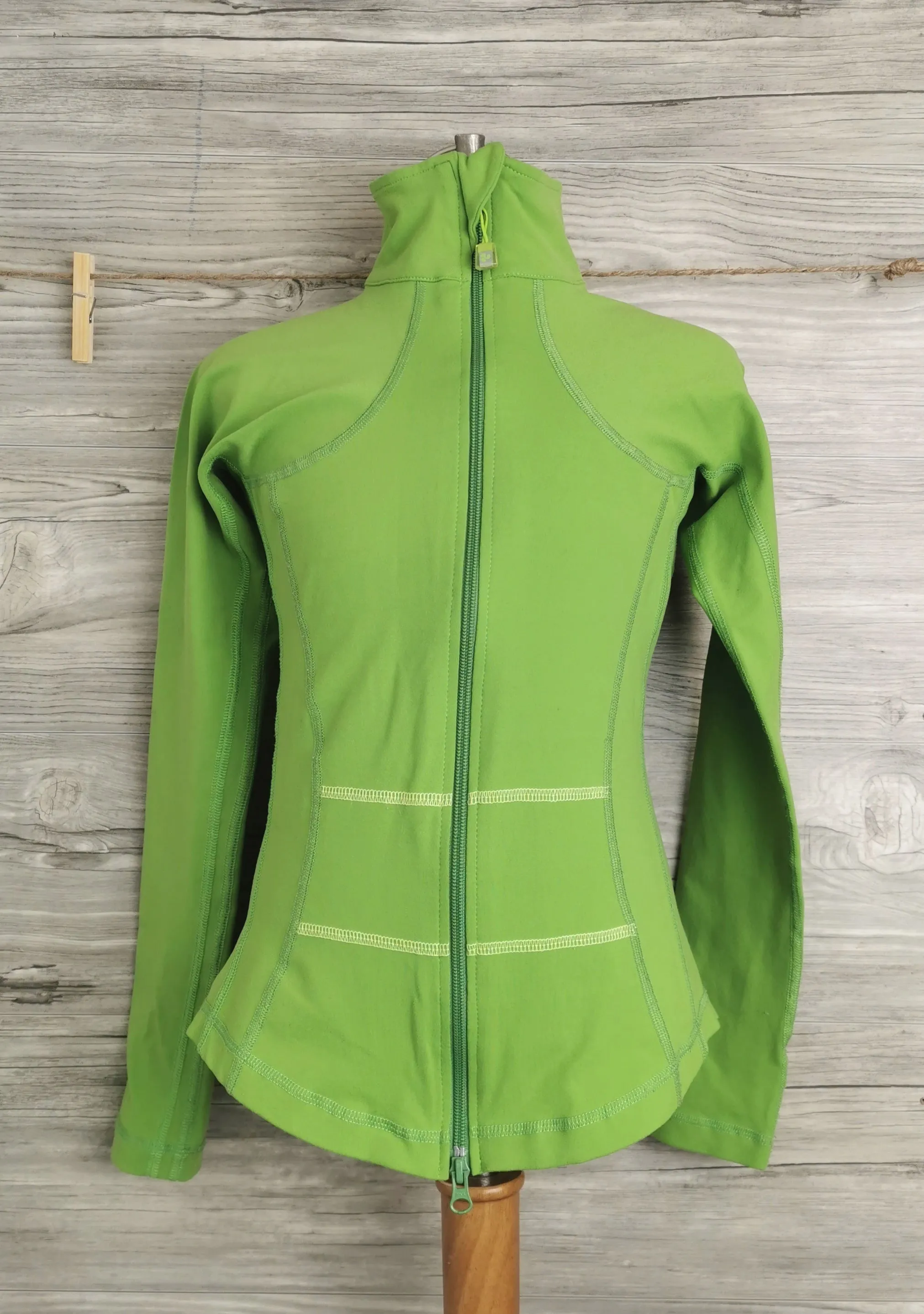 GIRL SIZE 5 (12/14 YEARS) - TRIPLE FLIP, Fitted Athletic Jacket VGUC B35