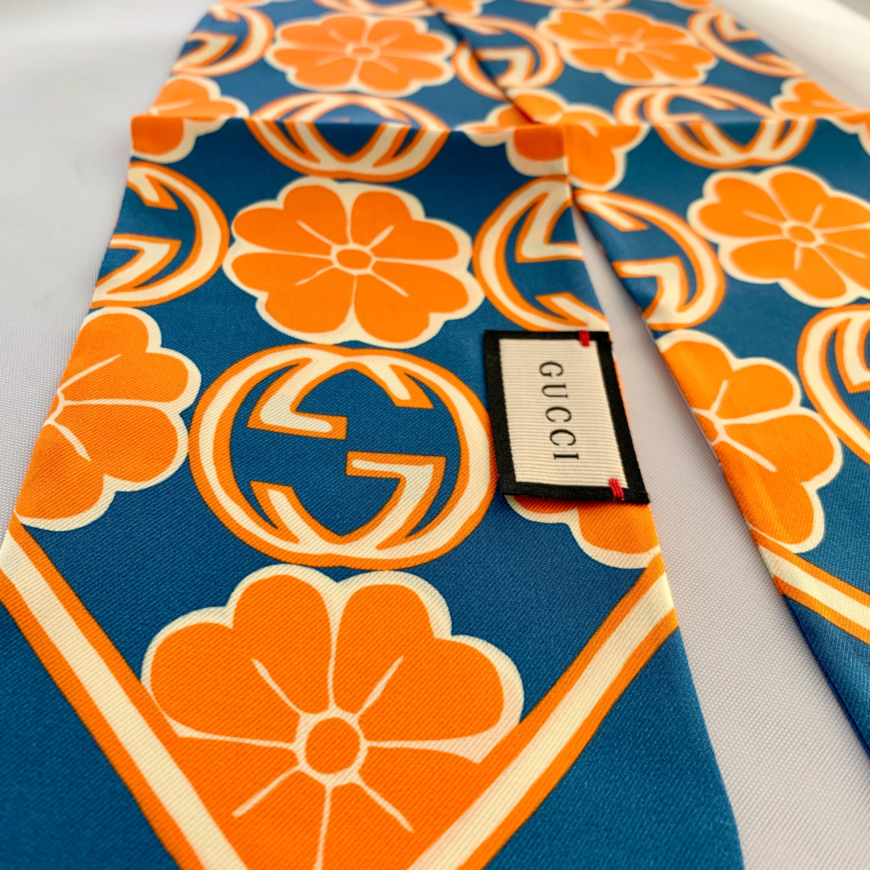 Gucci GG Flower Silk Foily Skinny Scarf in Blue