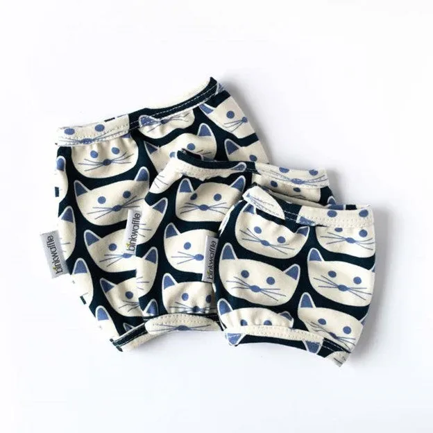 Kitty Cozy Cakes Yarn Cozy - Medium