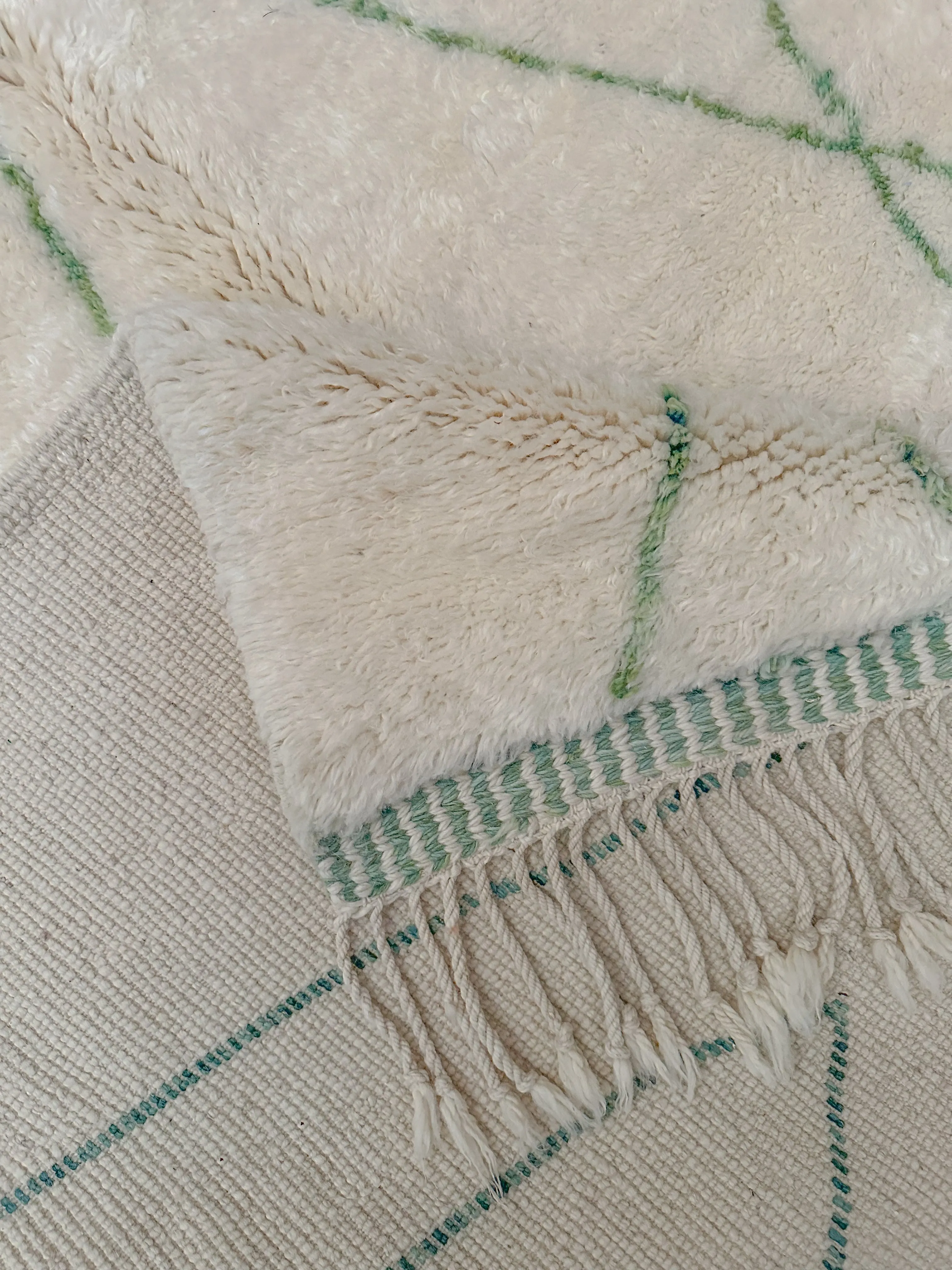 M'rirt's Teal Accented Hand-Knot