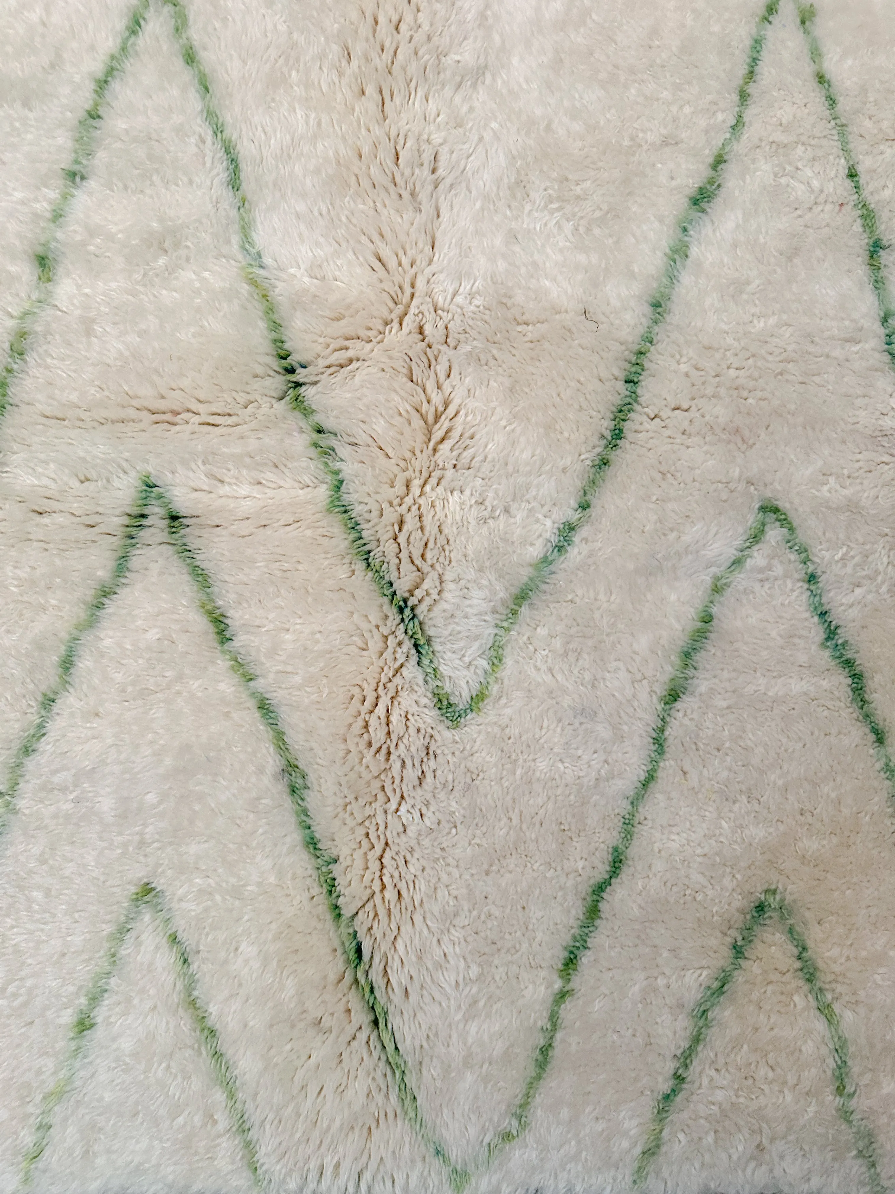 M'rirt's Teal Accented Hand-Knot