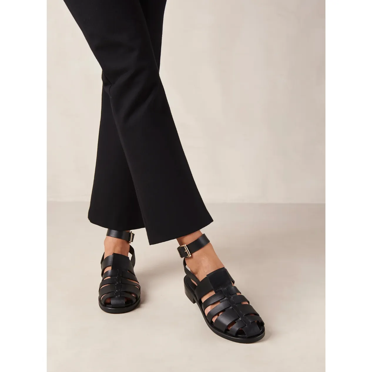 Perry Sandal, Black
