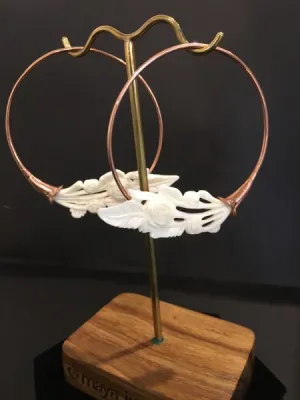 Pirouette - M - Bone With Rose Brass