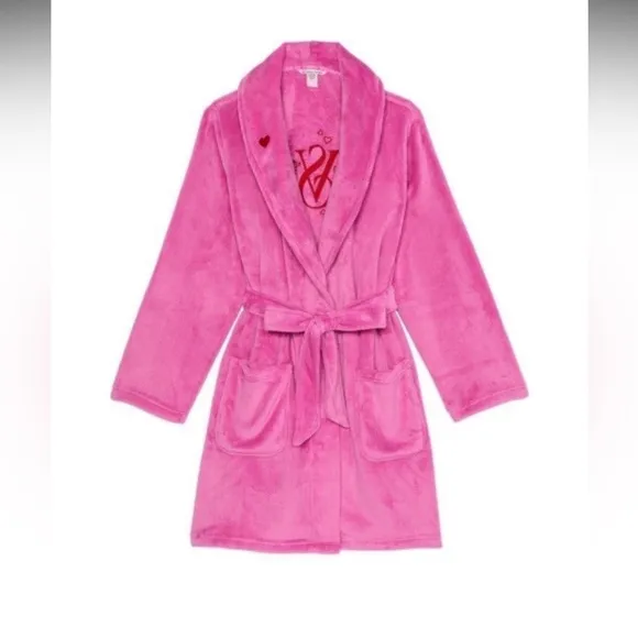 Robe Victoria’s Secret sexy cozy soft short robe size XS/S plush  pink peony🩷✨