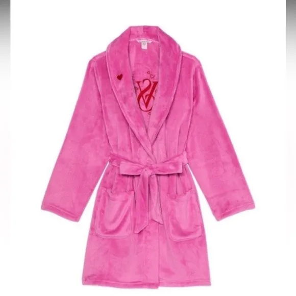 Robe Victoria’s Secret sexy cozy soft short robe size XS/S plush  pink peony🩷✨