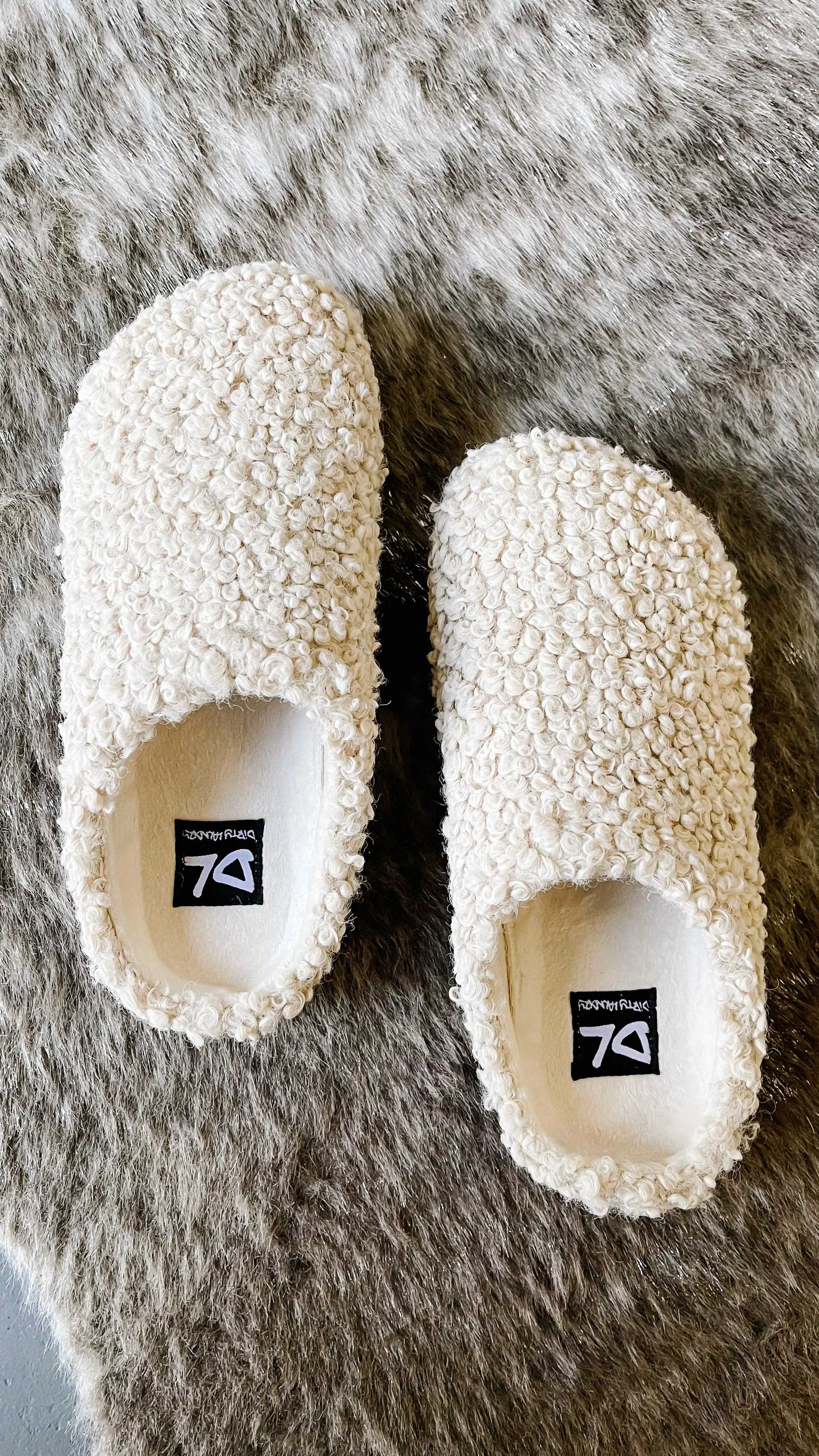 Savanna Teddy Slippers in Beige
