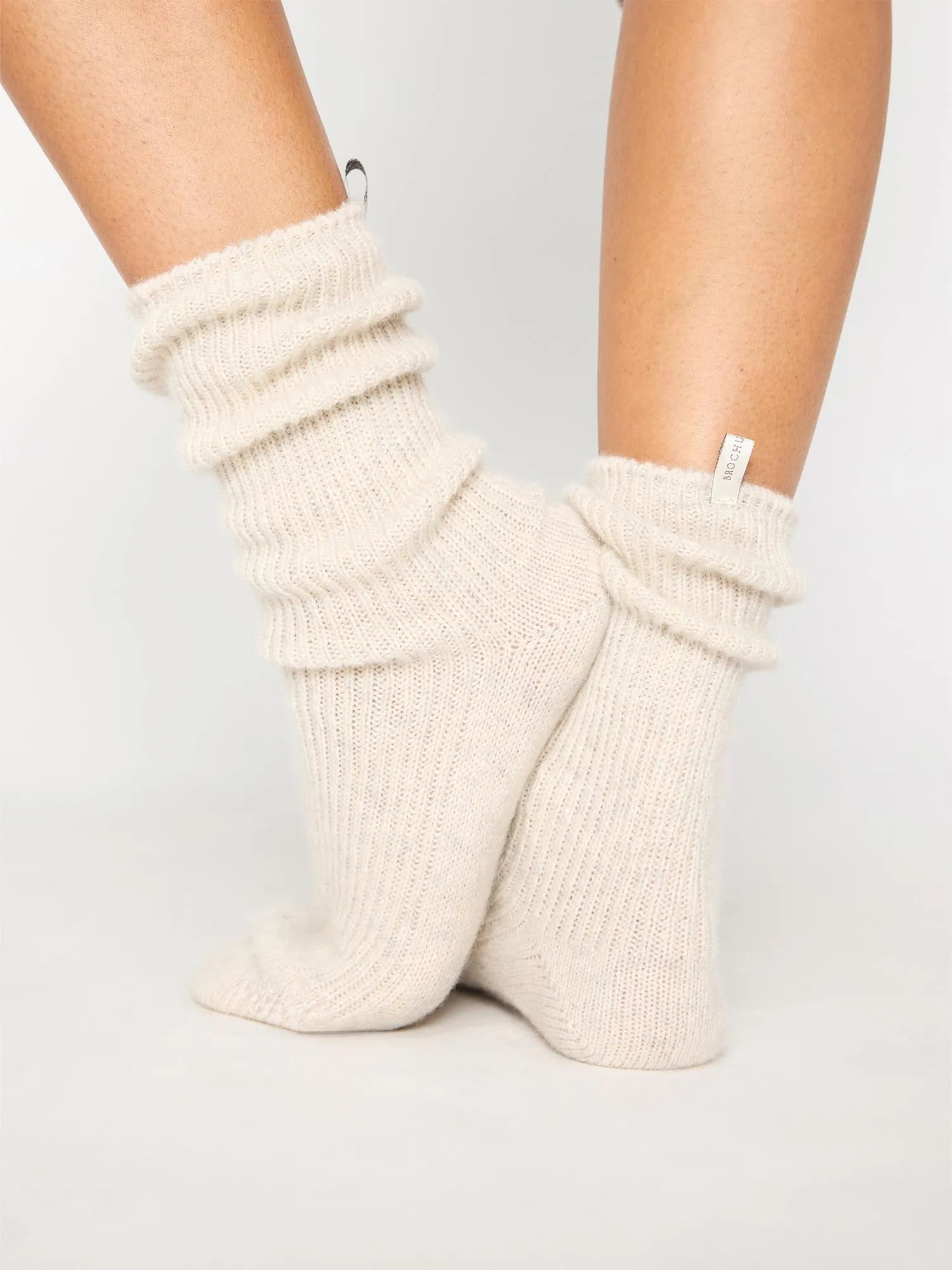 The Ribbed Cashmere Socks