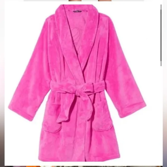 Victoria’s Secret cute  sexy pink fuchsia short cozy robe size XL/2XL✨🩷✨💗🤍