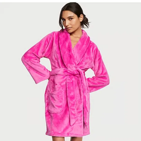 Victoria’s Secret cute  sexy pink fuchsia short cozy robe size XL/2XL✨🩷✨💗🤍