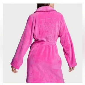 Victoria’s Secret cute  sexy pink fuchsia short cozy robe size XL/2XL✨🩷✨💗🤍