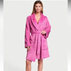 Victoria’s Secret pink peony 💘 sexy cozy soft short robe size M/L 🤍🩷💕💌💋✨